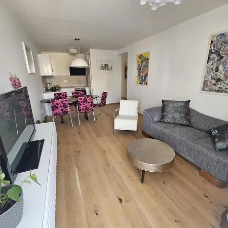 Apartment Charming Apartment Mari Znjan Split
