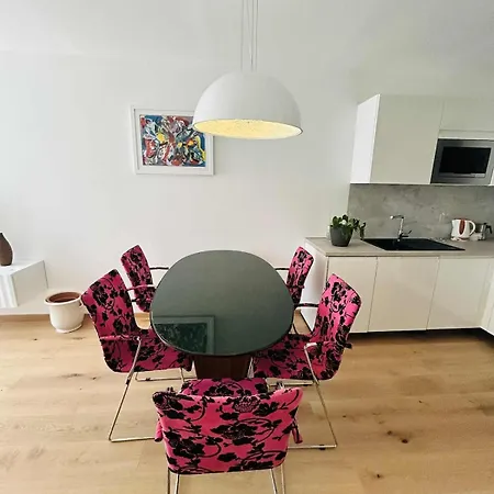 Apartment Charming Apartment Mari Znjan Split