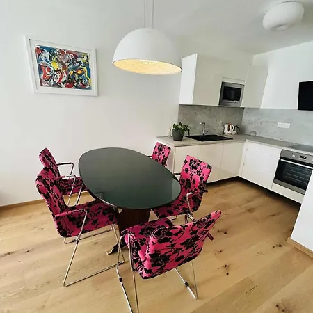 Apartment Charming Apartment Mari Znjan Split